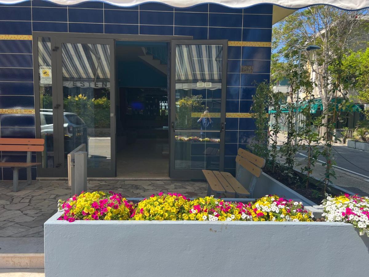 Hotel Estense Rimini Exterior photo