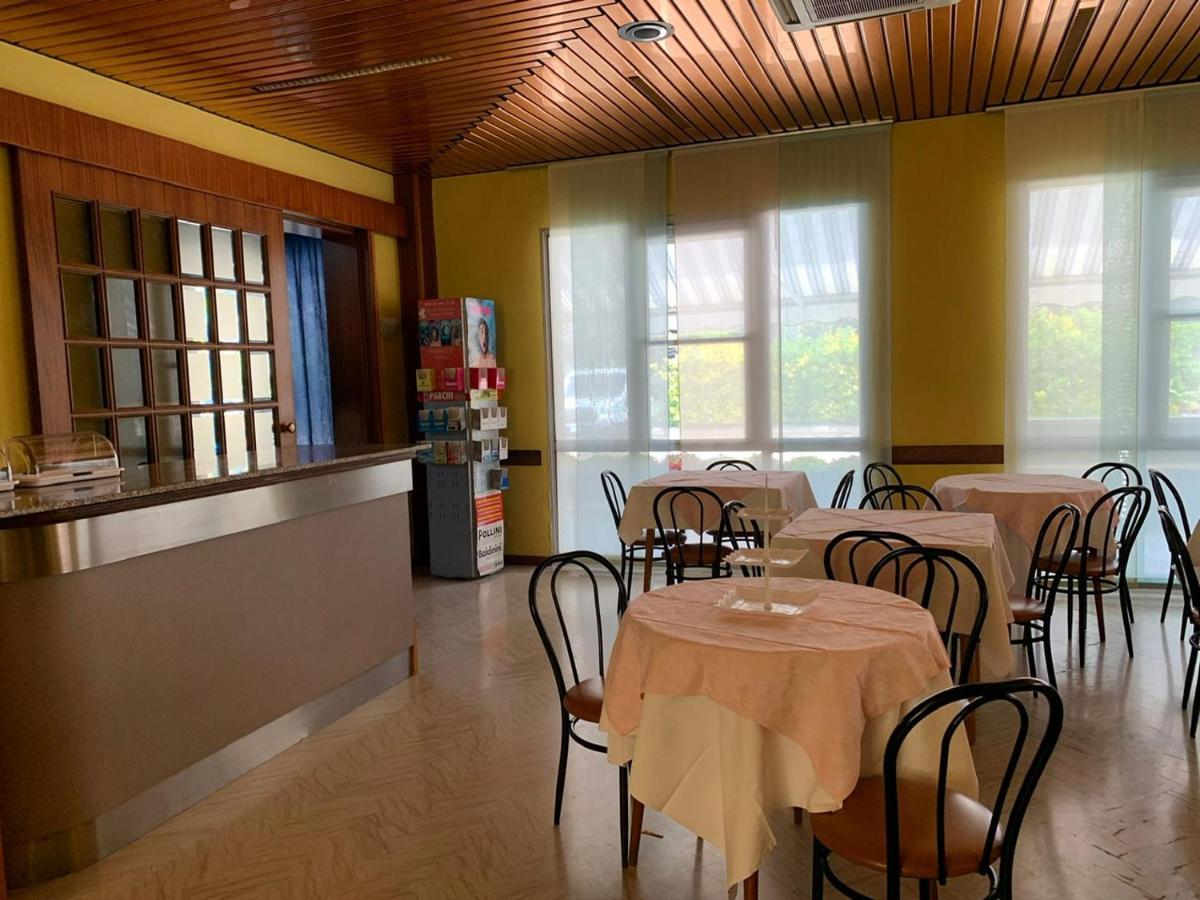 Hotel Estense Rimini Exterior photo